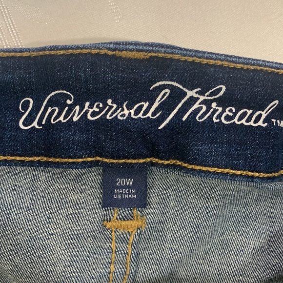 Universal Thread Denim Shorts - Picture 3 of 3